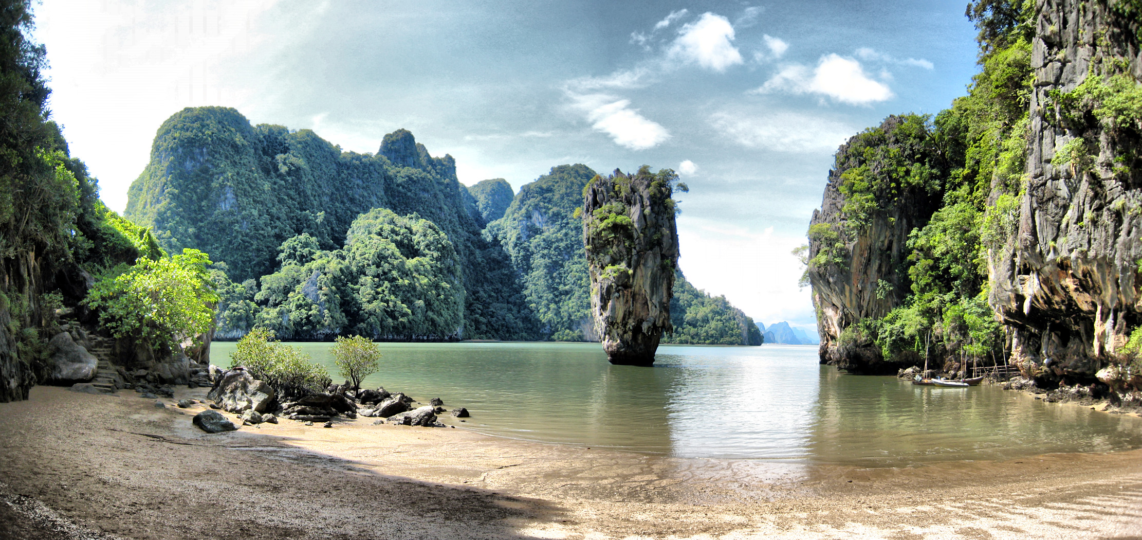 James.Bond.Island.original.12777