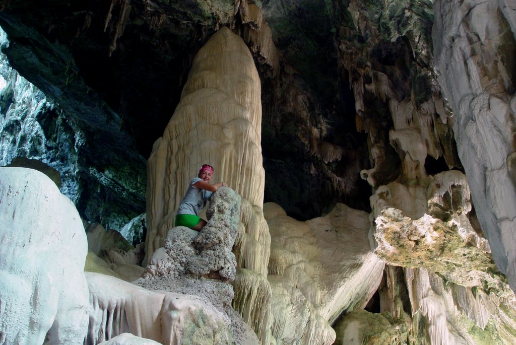 Bua Bok Cave