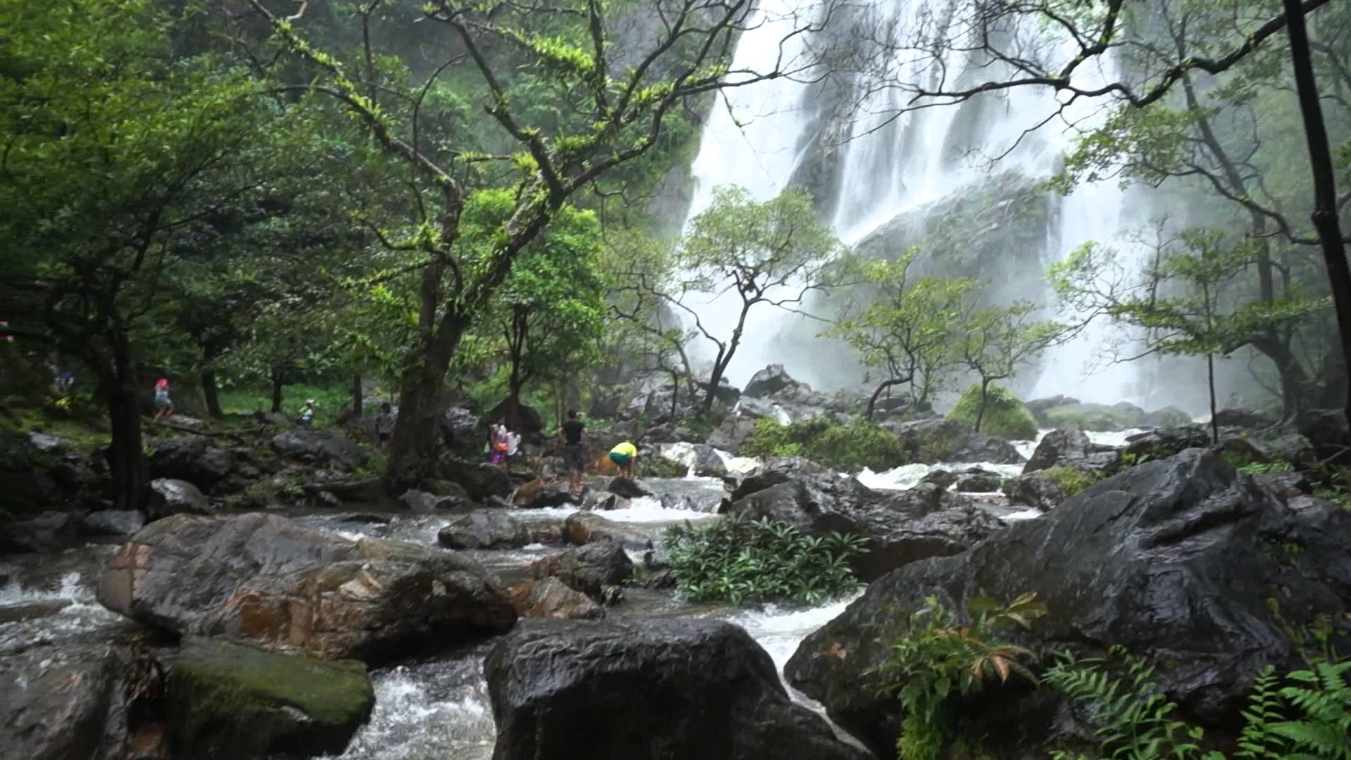 Khlong Lan Waterfall