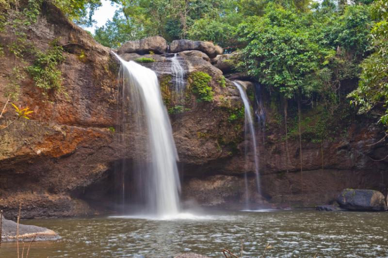 haew suwat waterfall 800x600