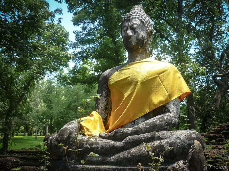 Si Satchanalai statue