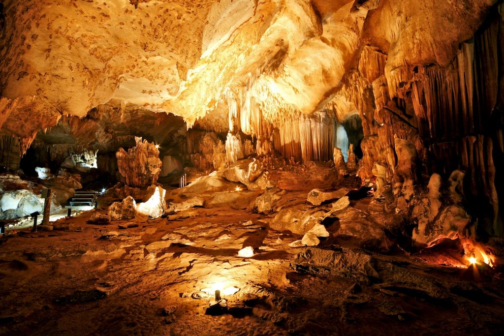 Lawa Cave