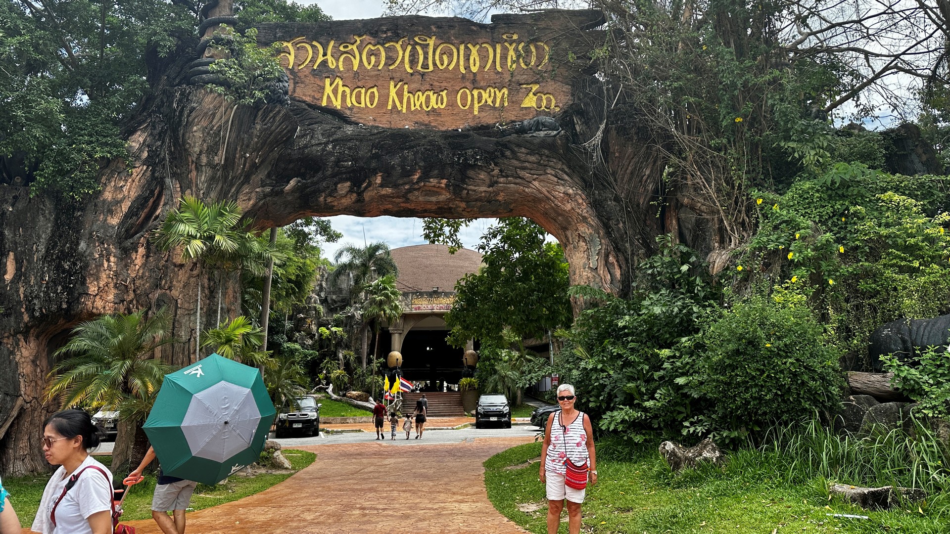 Khao Kheow Open Zoo