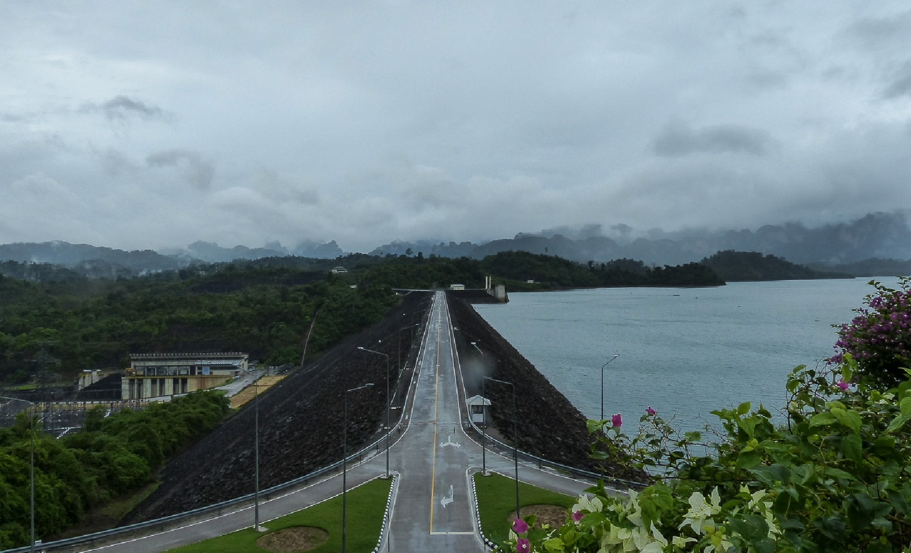 Ratchaprapa Dam4